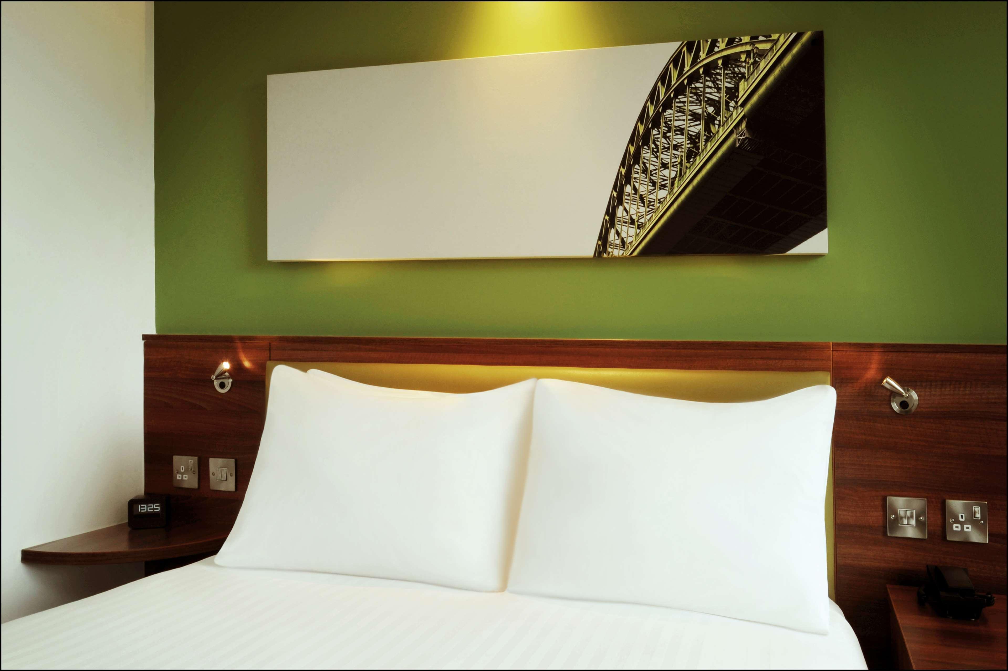 Hampton By Hilton Newcastle Hotel Bagian luar foto