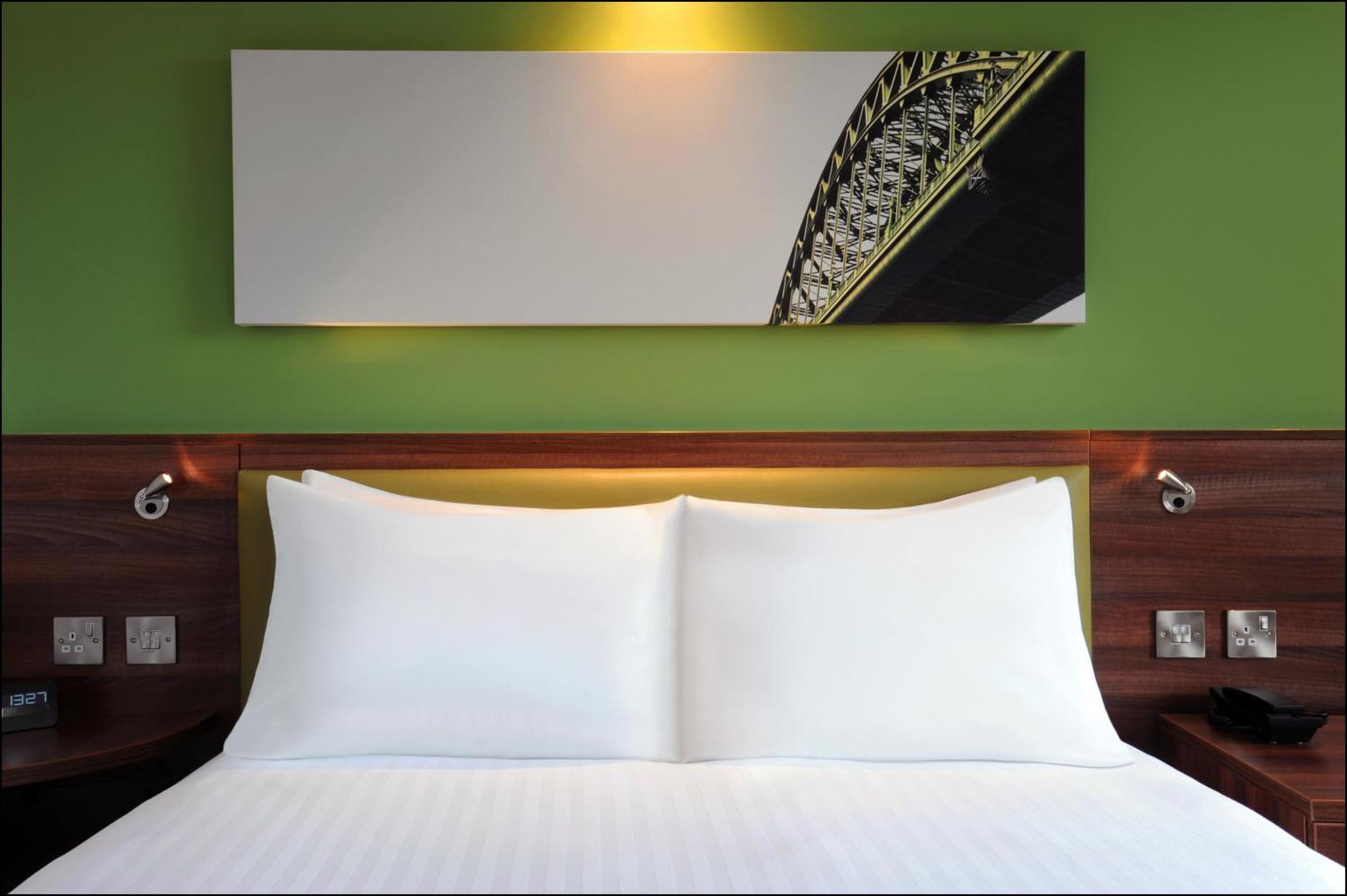 Hampton By Hilton Newcastle Hotel Bagian luar foto