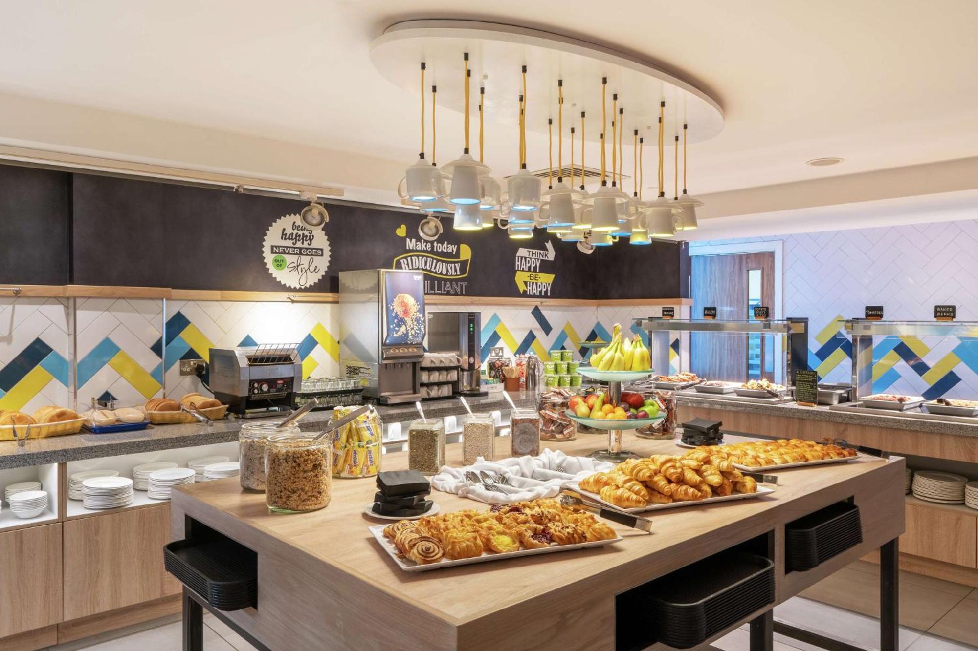 Hampton By Hilton Newcastle Hotel Bagian luar foto
