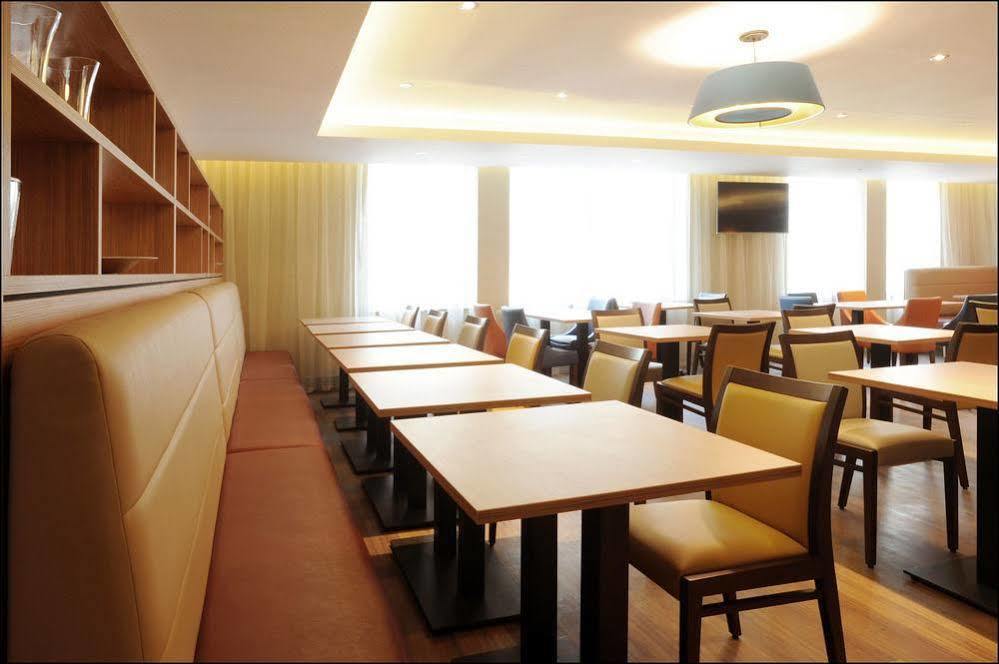 Hampton By Hilton Newcastle Hotel Bagian luar foto