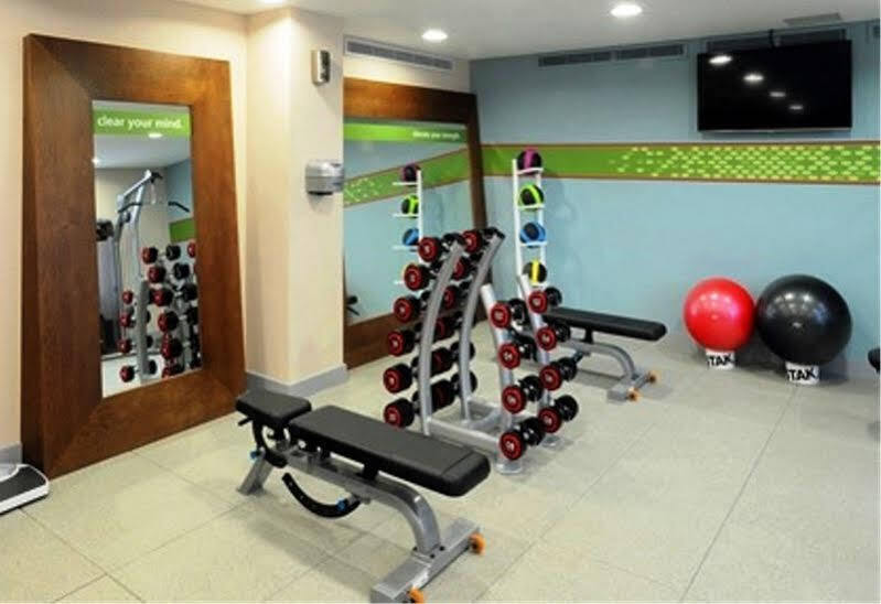 Hampton By Hilton Newcastle Hotel Bagian luar foto